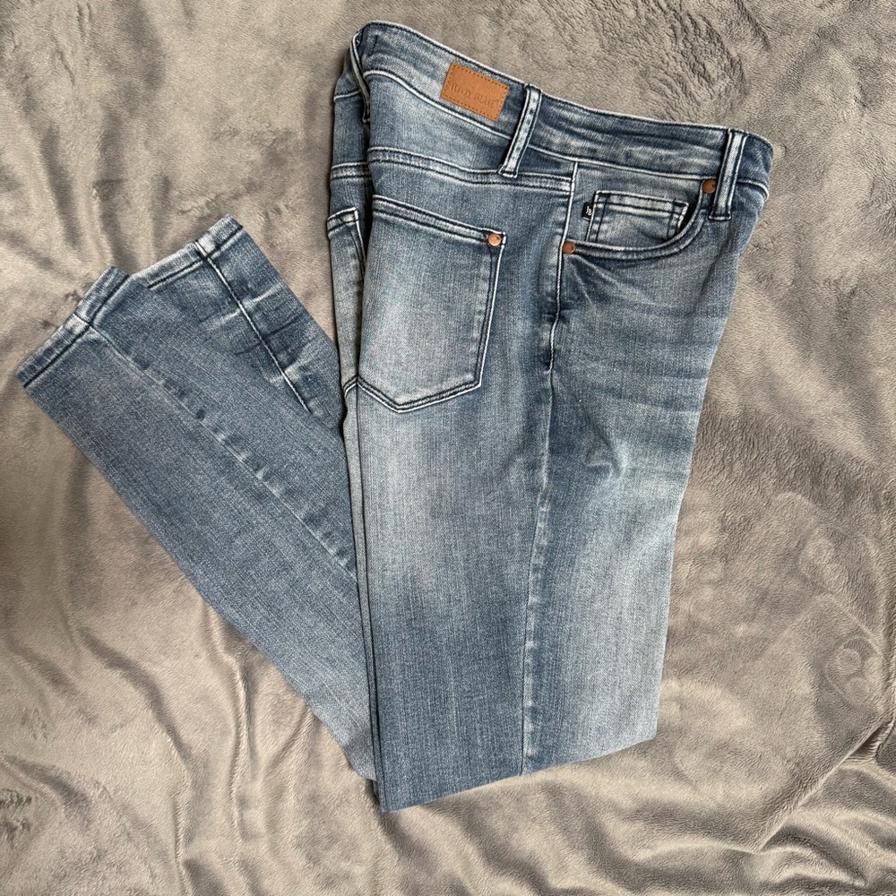 🔸SOLD🔸Judy Blue Skinny Fit Denim Jeans